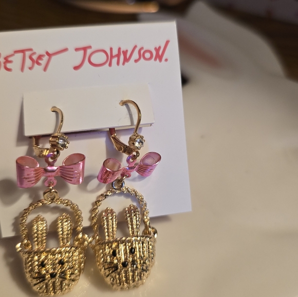 Betsey Johnson Gold Tone Rabbit Ears Easter Basket Drop Earrings Pink Bow NWT - Picture 4 of 14